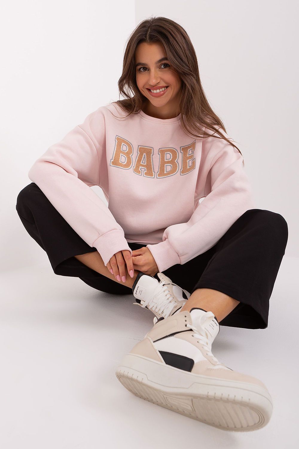 Versatile women's sweatshirt with dynamic design by Factory Price, combining style and comfort for daily wear in EU size 0.