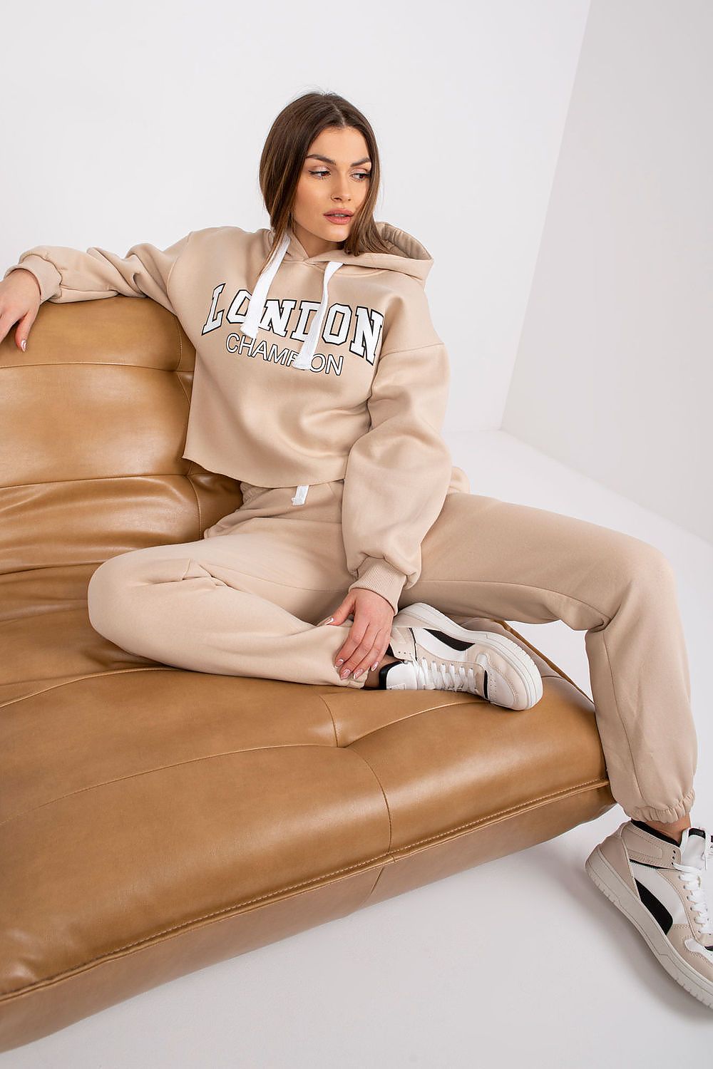 Elegant Ex Moda casual tracksuit set featuring a cotton blend hoodie and tapered pants, perfect for stylish urban living.