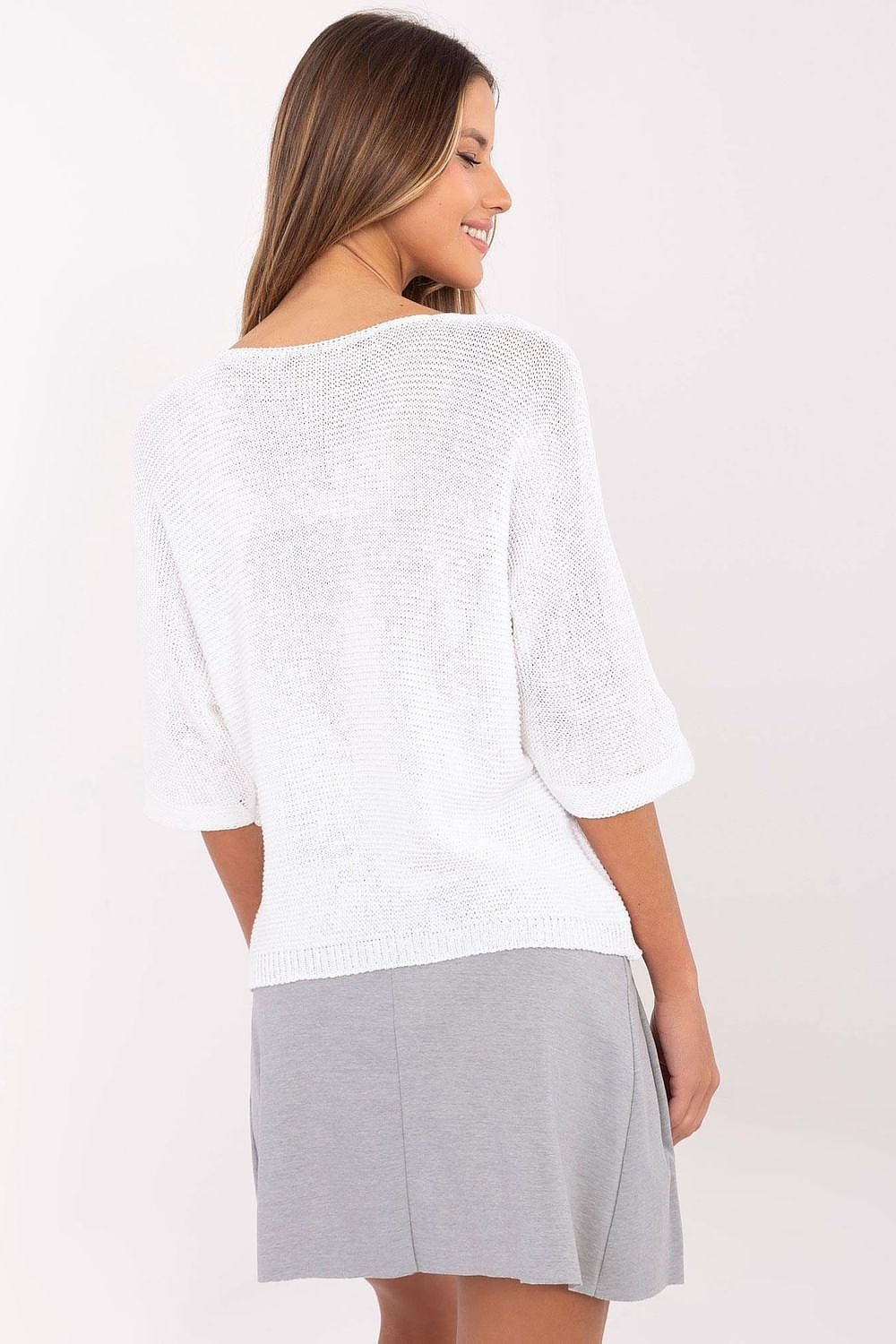 Sophisticated bear print sweater by Italy Moda, designed for comfort and elegance in a high-quality cotton-acrylic fabric.