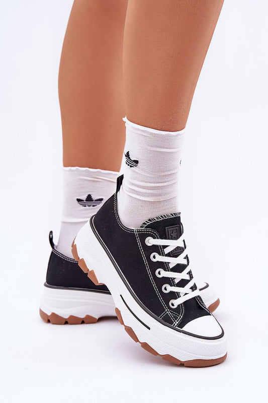 Step In Style women's luxury platform sneakers showcasing elegant design and unique elevation with a massive 4.5 cm platform, perfect for fashionable comfort.