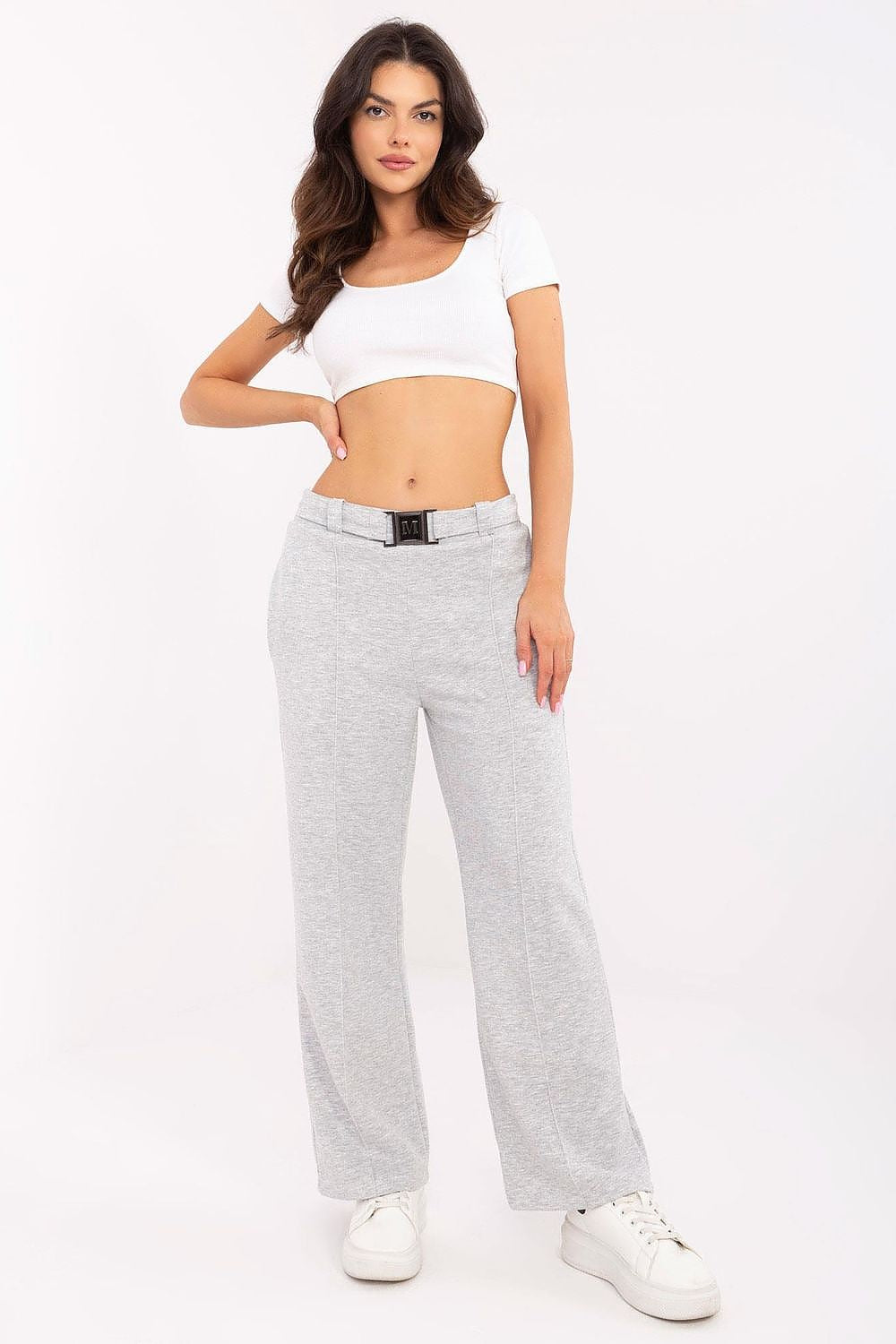 Close-up of Italy Moda Women's High-Waist Tracksuit Trousers showcasing the quality fabric blend of polyester, viscose, and elastane for optimum flexibility and sophistication.