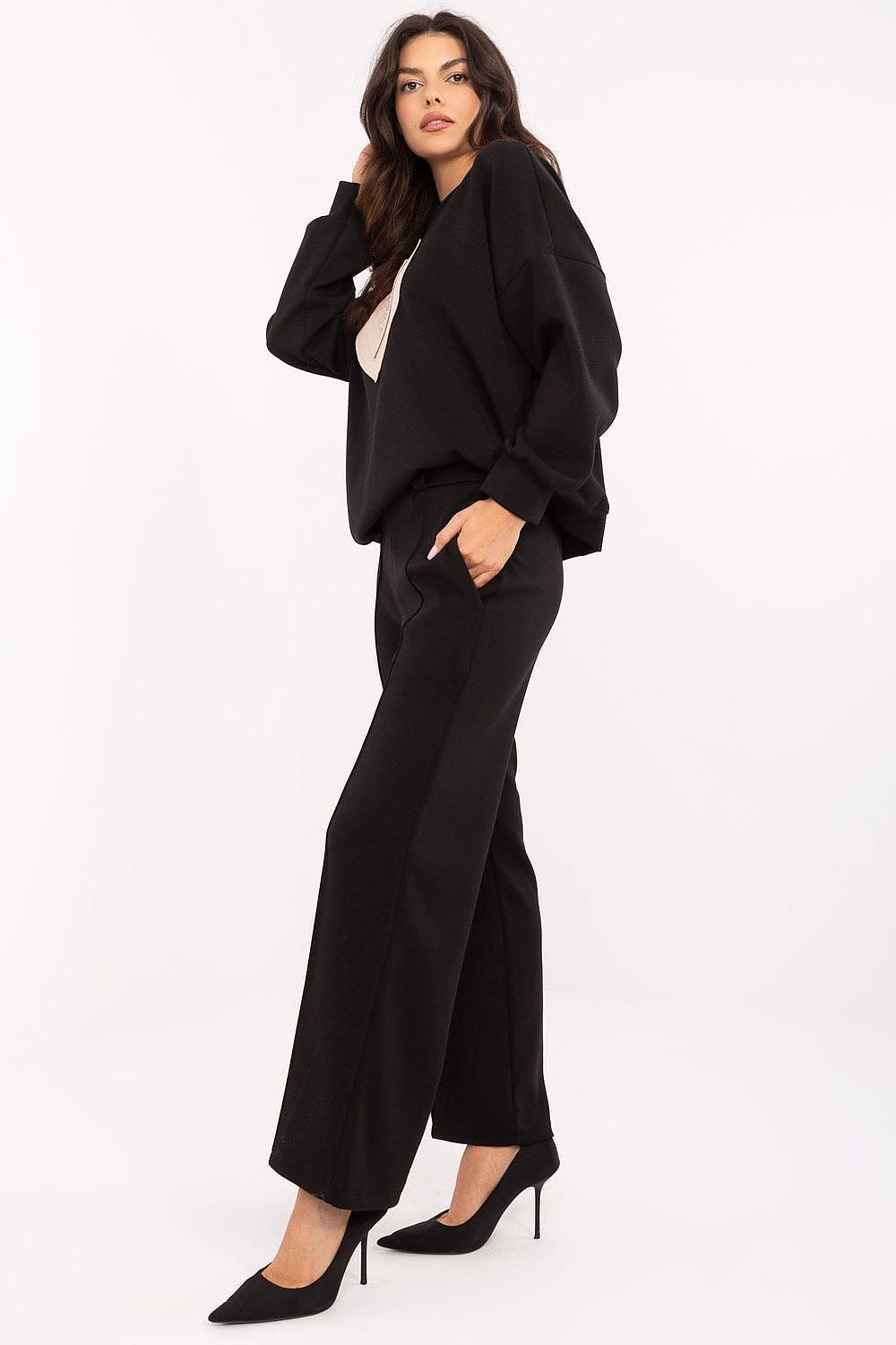 Fashionable and comfortable Italy Moda women's tracksuit trousers, tailored with straight legs and a practical belt, ideal for everyday elegance.