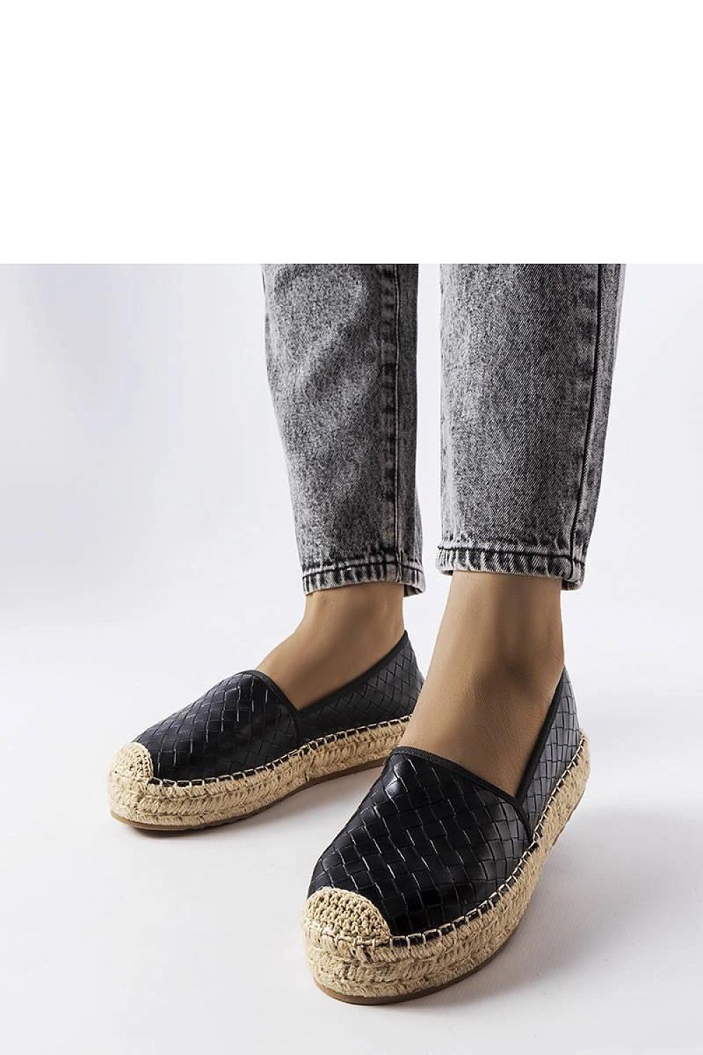 Comfortable black espadrilles by Solea in eco-leather, featuring a breathable design and delicate round toe, ideal for summer outfits.