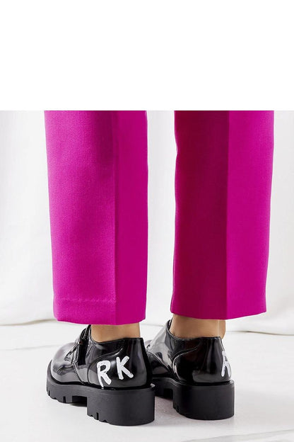 Stylish display of Solea women's elegant loafers in black, demonstrating their versatile style suitable for European sizes EU 36 to 41, combining luxury and comfort.