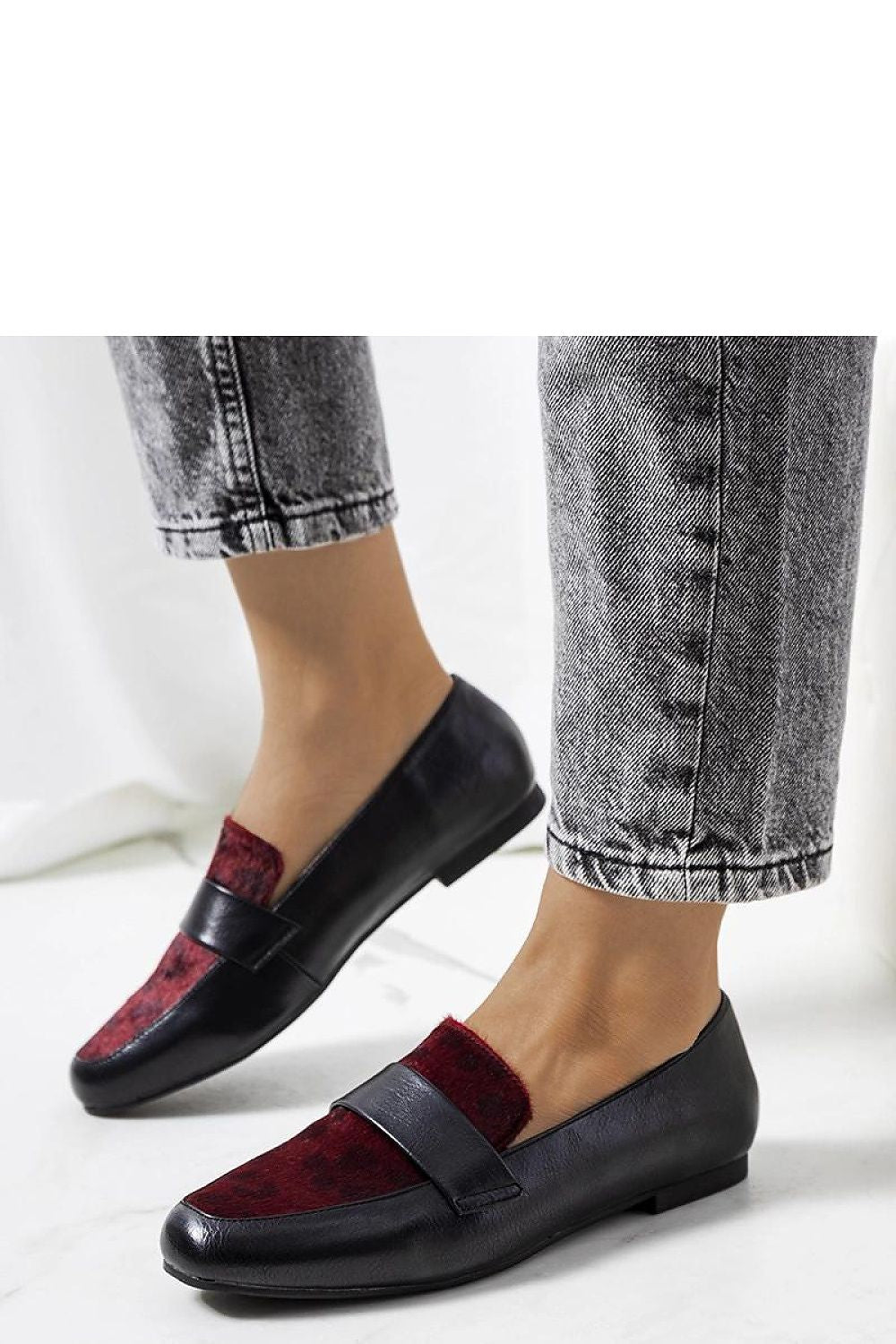 Solea Women's Kolk Moccasins in elegant black and burgundy eco-leather, perfect for summer styling and comfort.