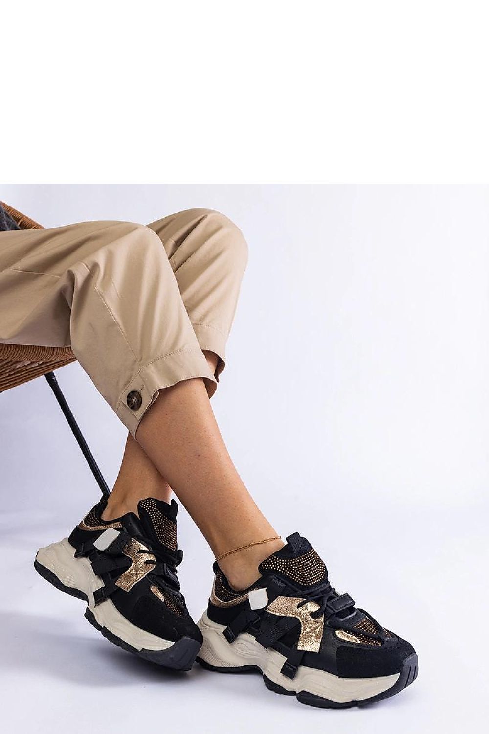 Comfortable Solea Candra Hurtado beige sneakers crafted from suede-like eco leather, designed for style and ease.