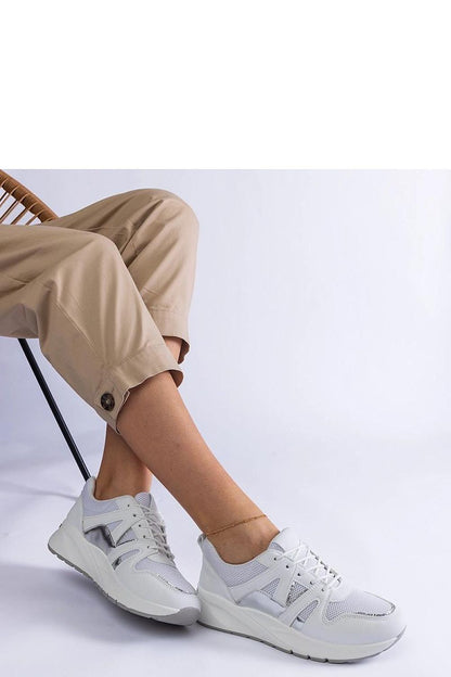 Elegant Solea Sierra Hurtado sneakers featuring a comfortable thick sole and high-quality eco-leather, ideal for everyday chic style.