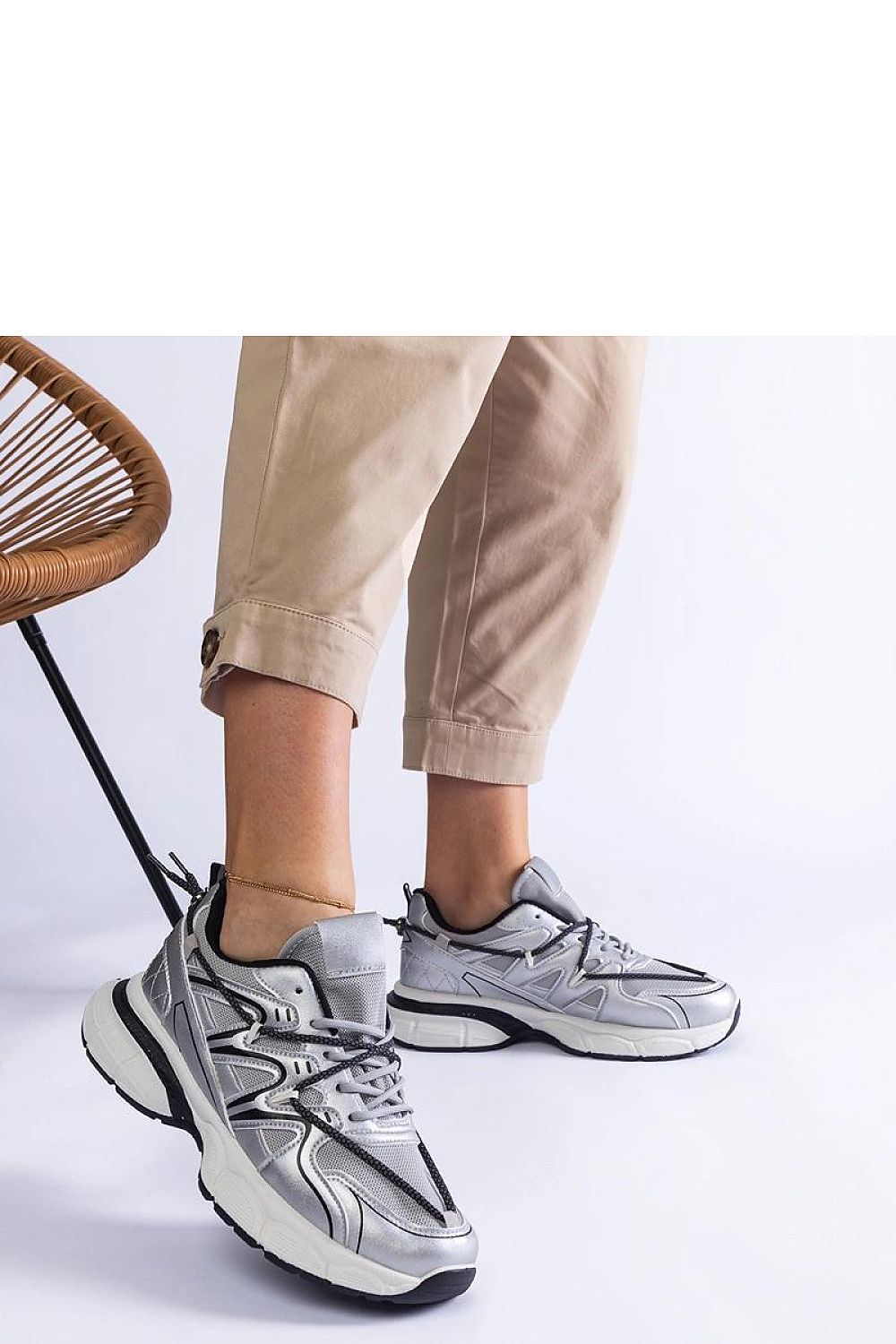 Elegant large-soled Colunga Hurtado silver women's sneakers designed for comfort and style, perfect for any fashionable wardrobe by Solea.