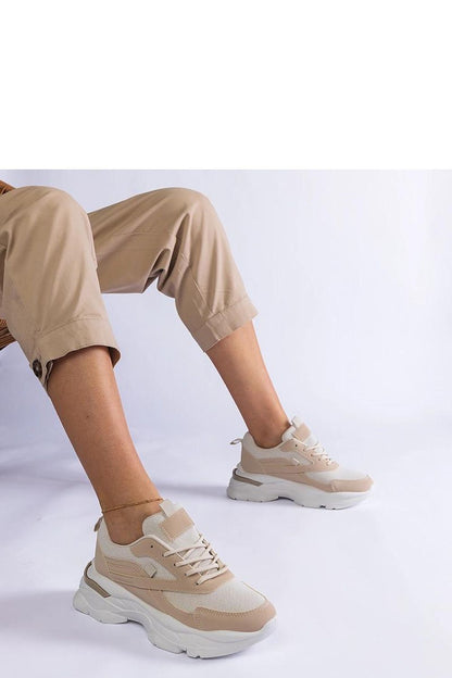 Sophisticated Solea brown lace-up sneakers, combining high-quality synthetic leather with a trendy thicker sole for fashionable everyday wear.