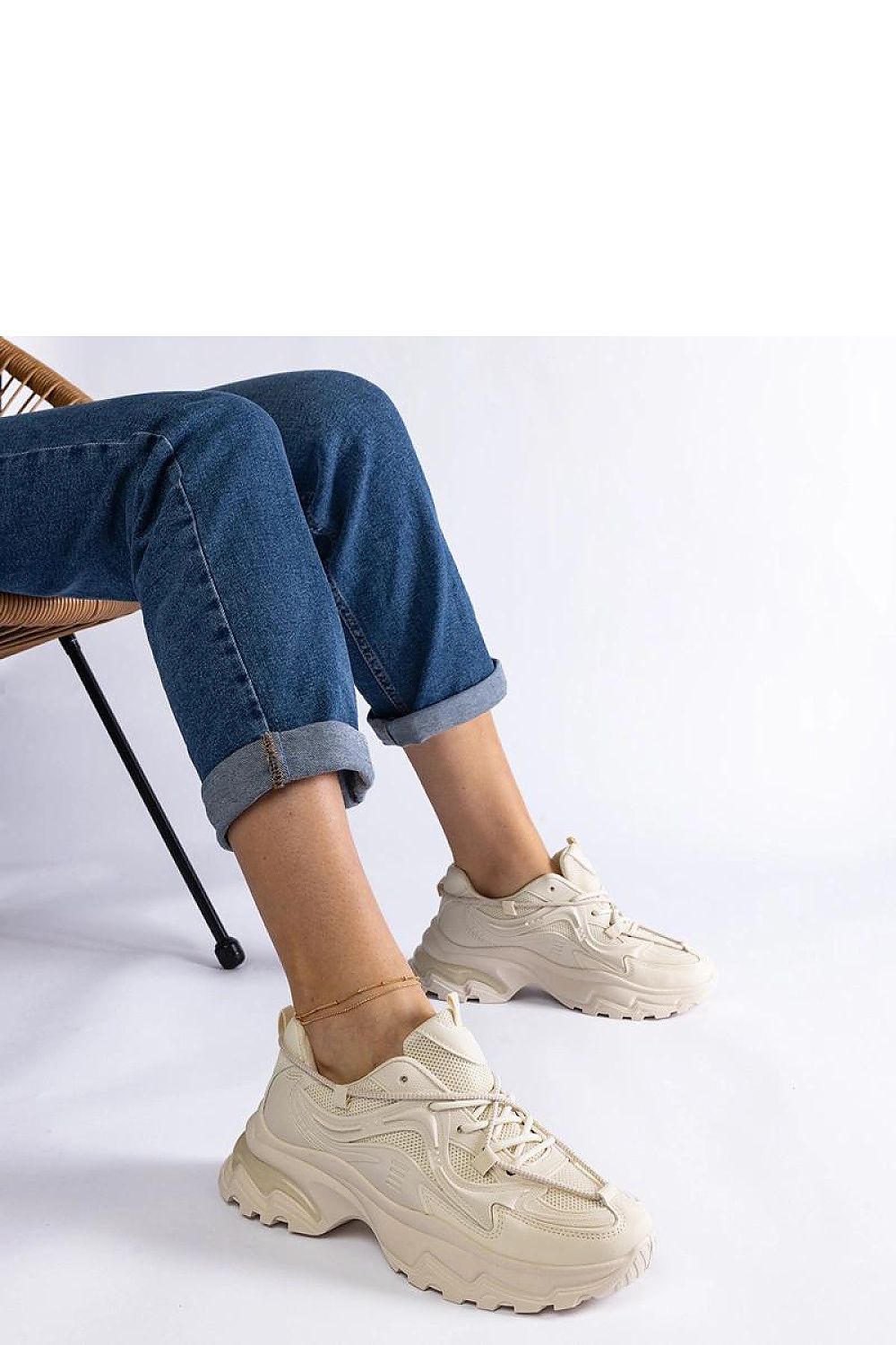 Elegant Solea Beige Women's Sports Sneakers Urena Hurtado with a low upper and durable rubber sole, ideal for comfort and style.