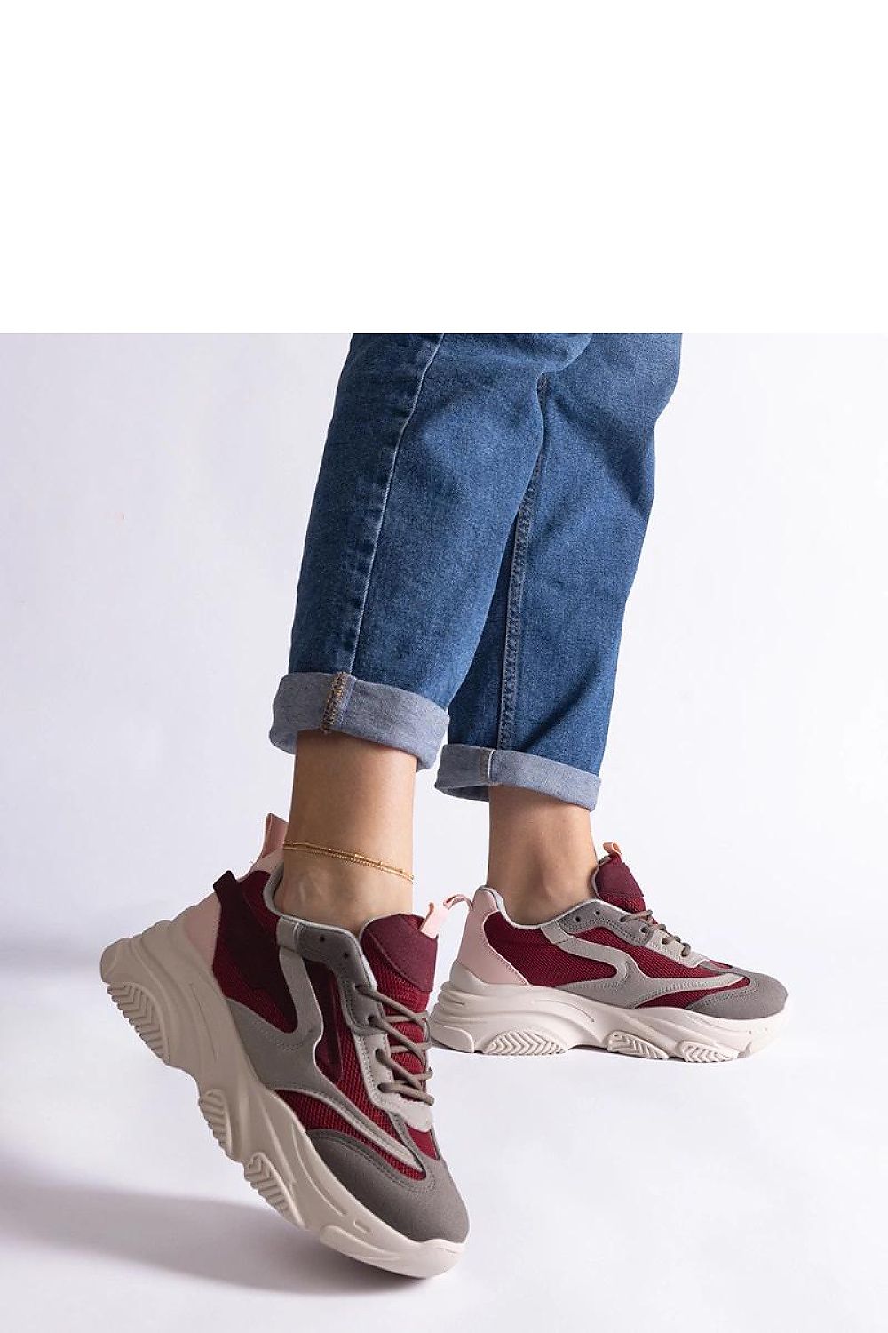 Elegant burgundy-gray sneakers by Solea for women, showcasing a luxurious design perfect for any outfit.