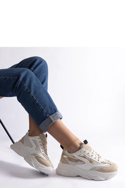 Close-up view of Milenka Hurtado women's sneakers in burgundy and grey, highlighting fine materials and craftsmanship by Solea.