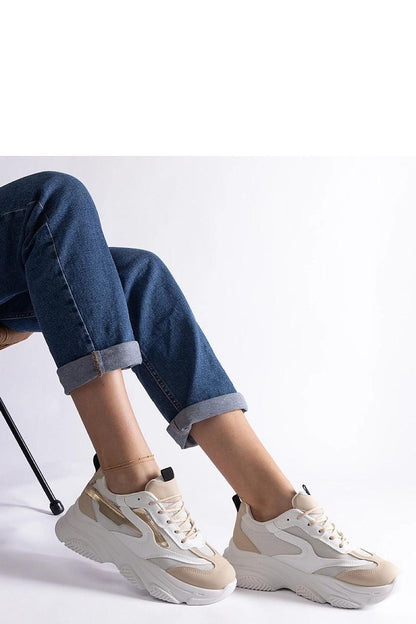 Versatile burgundy-gray women's sneakers by Solea, ideal for everyday and special occasions with a chic aesthetic.