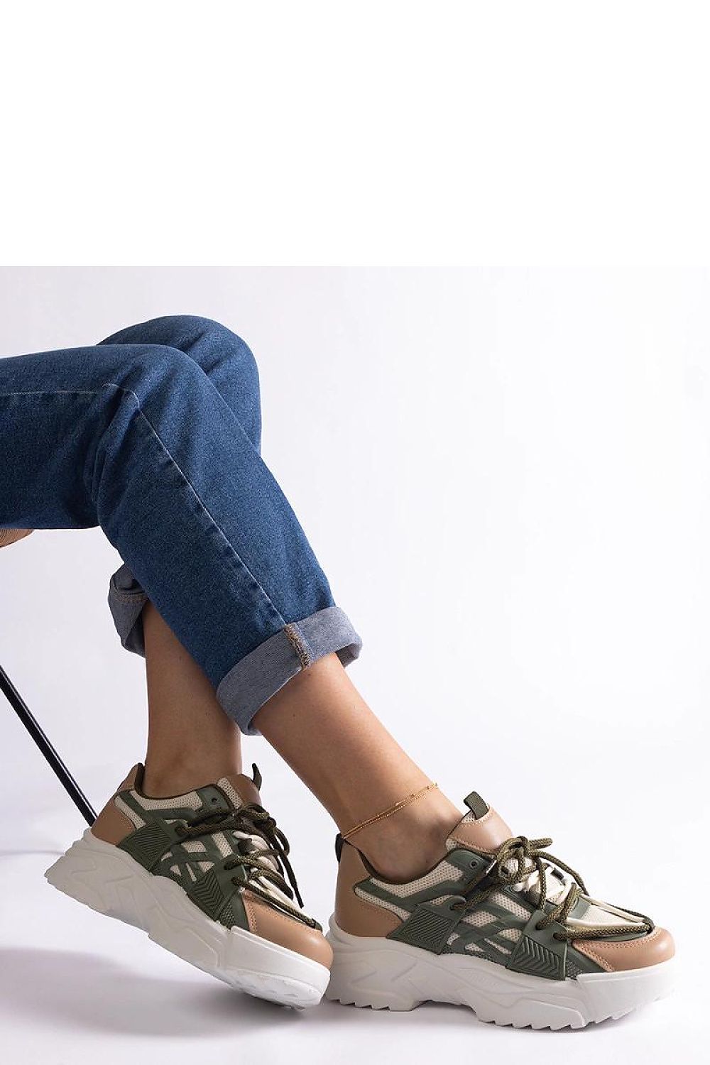 Elegant green-beige Solea Alva Hurtado women's sneakers, perfect for stylish everyday wear.