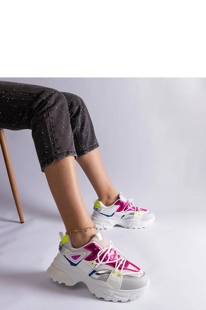 Elegant Solea sports sneakers in black and white, emphasizing comfort and durability with a high-quality synthetic leather finish.