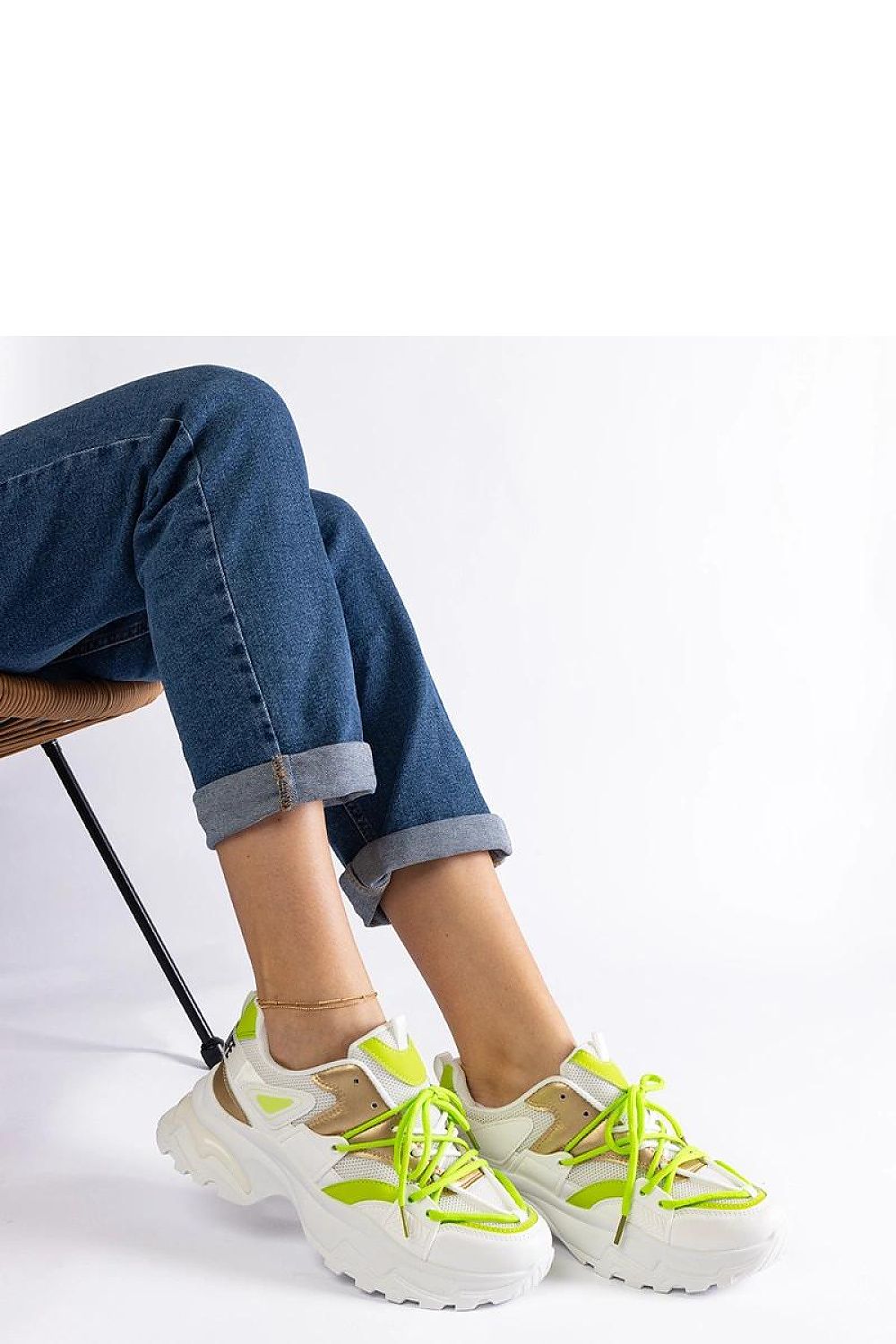 Solea athletic footwear featuring a lightweight low profile design, perfect for enhancing sporty outfits with a touch of luxury.