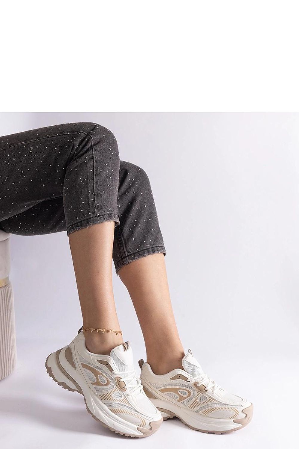 Solea Women's luxurious gray sports sneakers, featuring a chic lace-up design and comfortable fit, ideal for elegant active wear in sizes EU 36-41.
