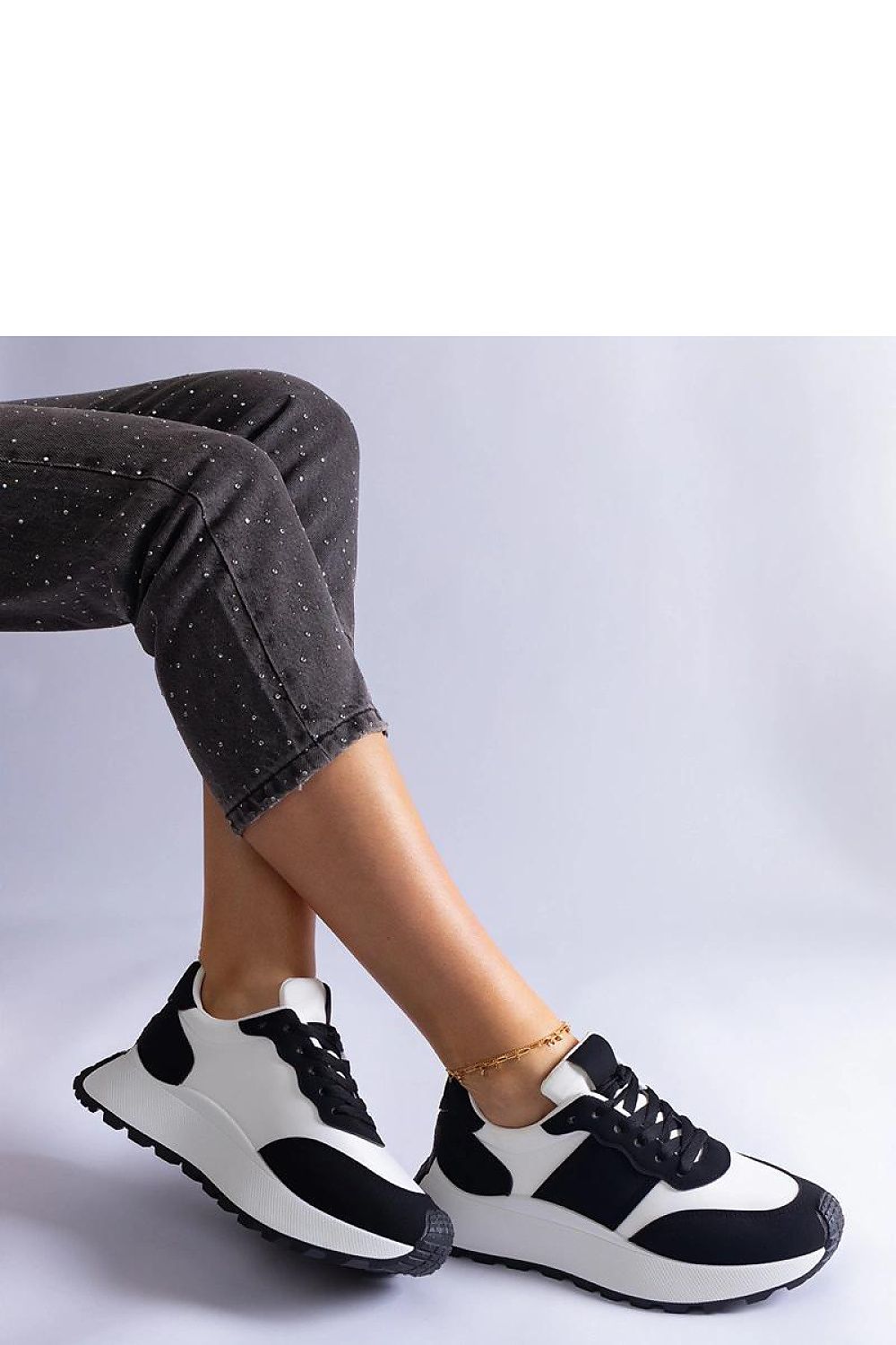 Solea's elegant beige platform sneakers, perfect for versatile styling, featuring high-quality materials.