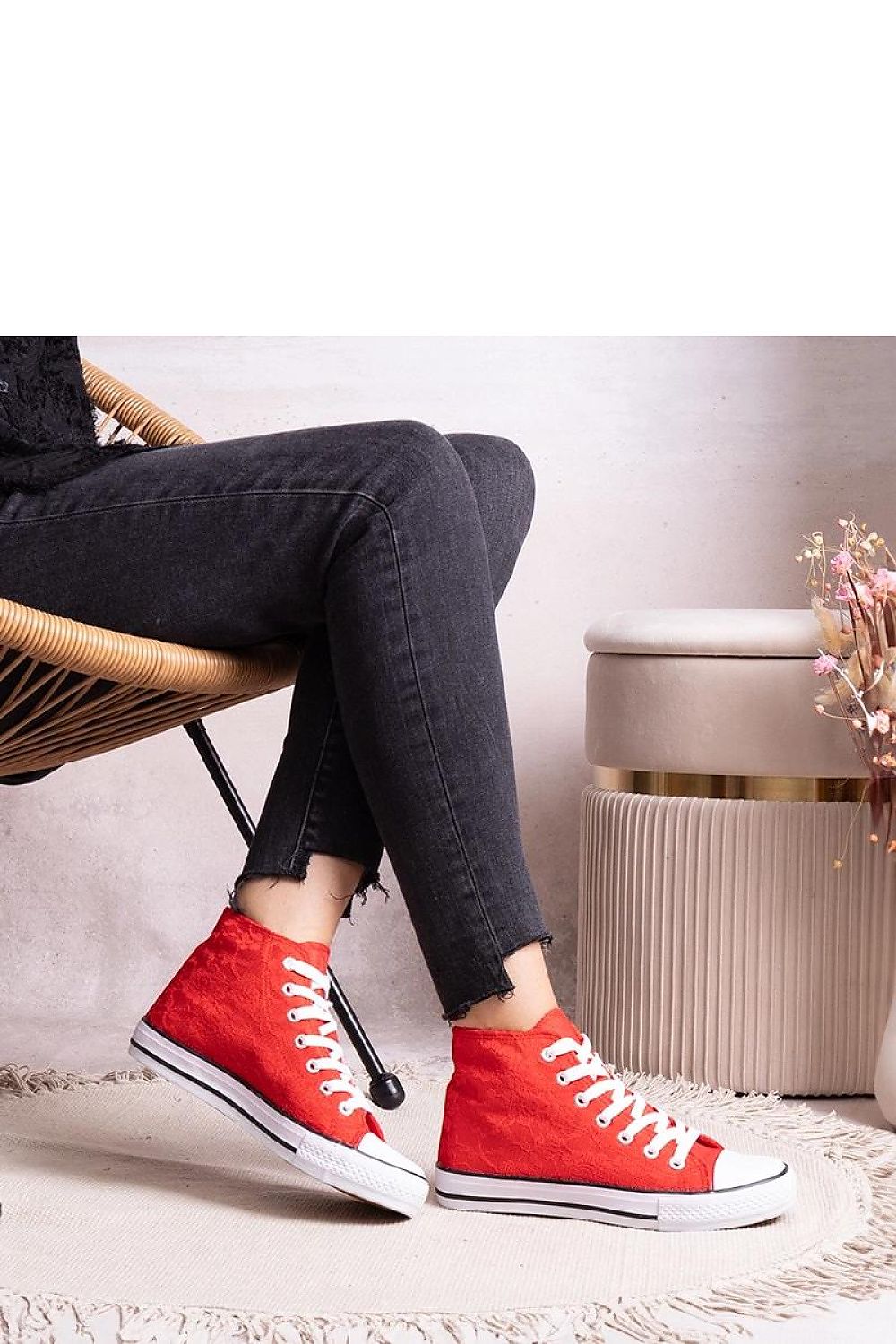 Stylish and fashionable Solea red high-top sneakers, perfect for women looking for a striking blend of elegance and comfort.