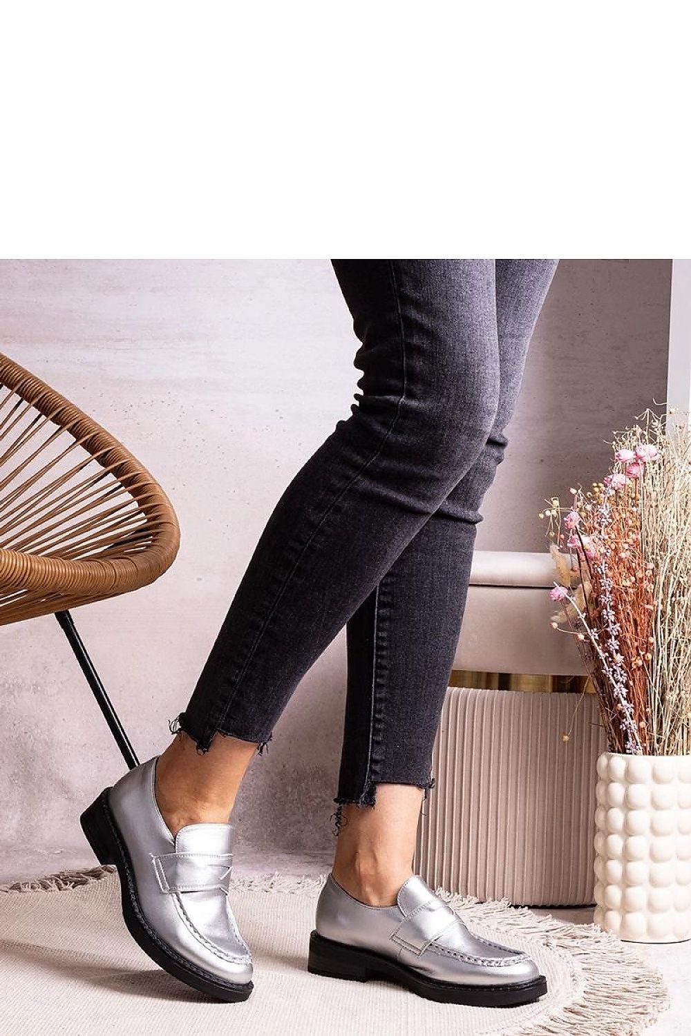 Luxurious Solea Élodie silver moccasins displaying eco leather craftsmanship, perfect for summer elegance. Available in sizes EU 36-41.