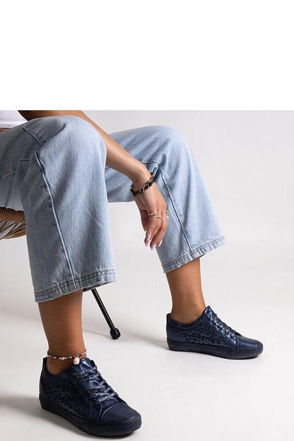 Solea high-top women's sneakers in black, ideal for chic summer attire with comfort and elegance.