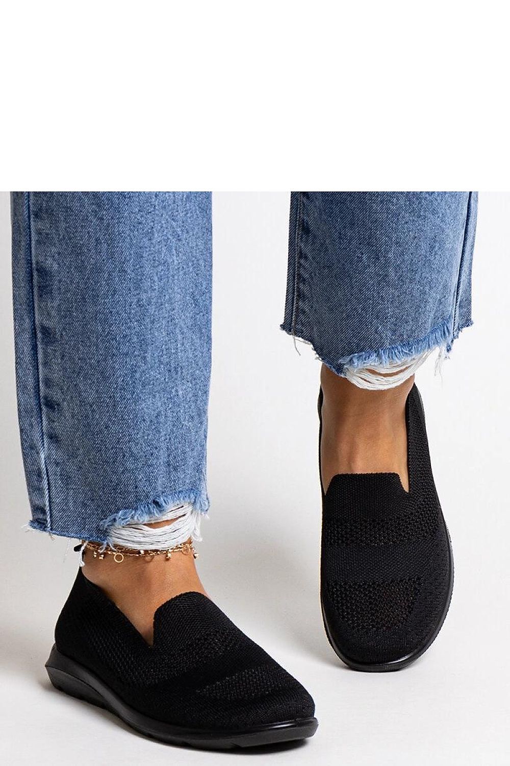 Solea men's fashionable black foam sole slip-on sneakers, ideal for warm weather and casual outings.