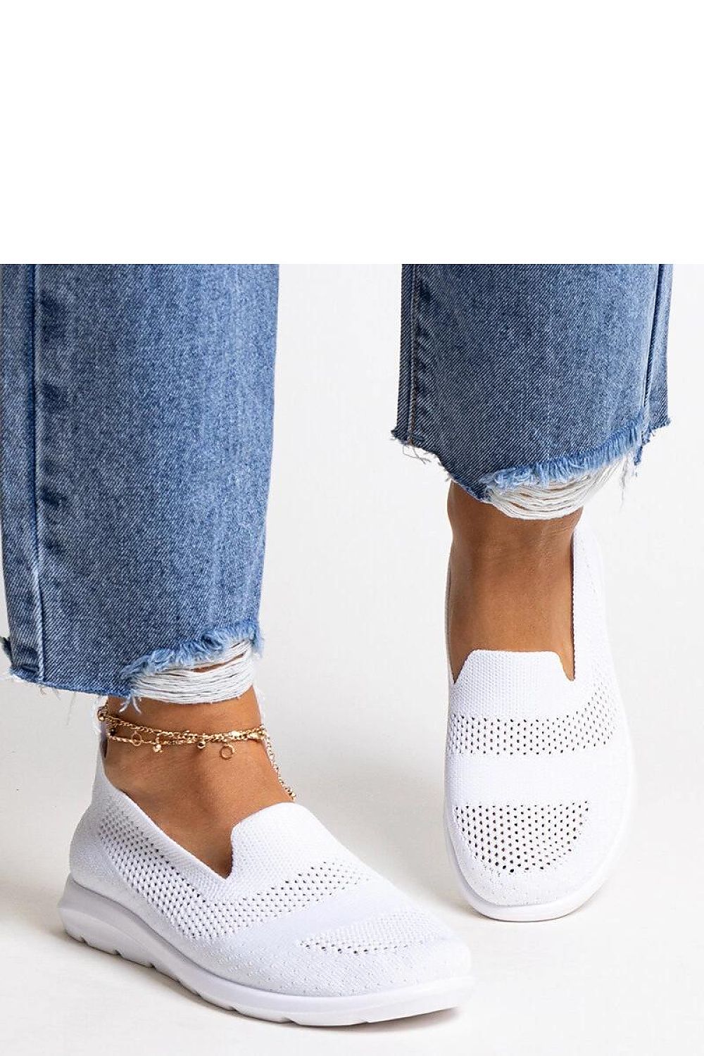 Solea men's breathable slip-on sneakers in black, combining comfort and luxury for warm weather.