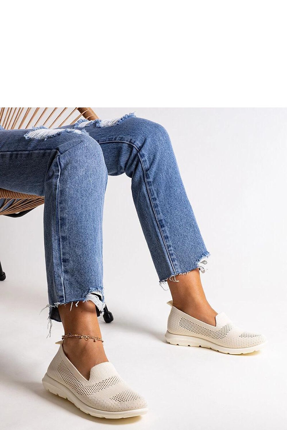 Elegant Solea men's breathable slip-on sneakers in black, featuring a stylish almond toe for contemporary summer fashion.