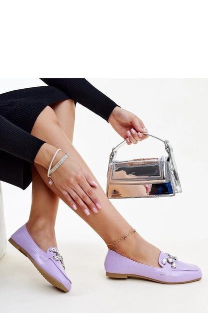 Close-up of Solea purple Mali moccasins showcasing the chic zircon buckle detail, perfect for a modern wardrobe.