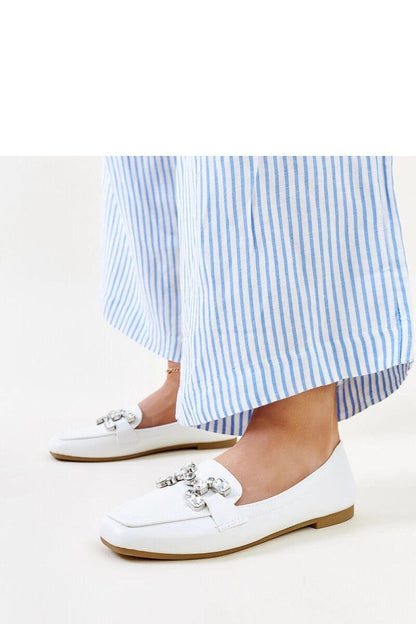 Close-up view of Solea purple Mali moccasins showcasing the intricate zircon buckle detail for a chic and sophisticated look.