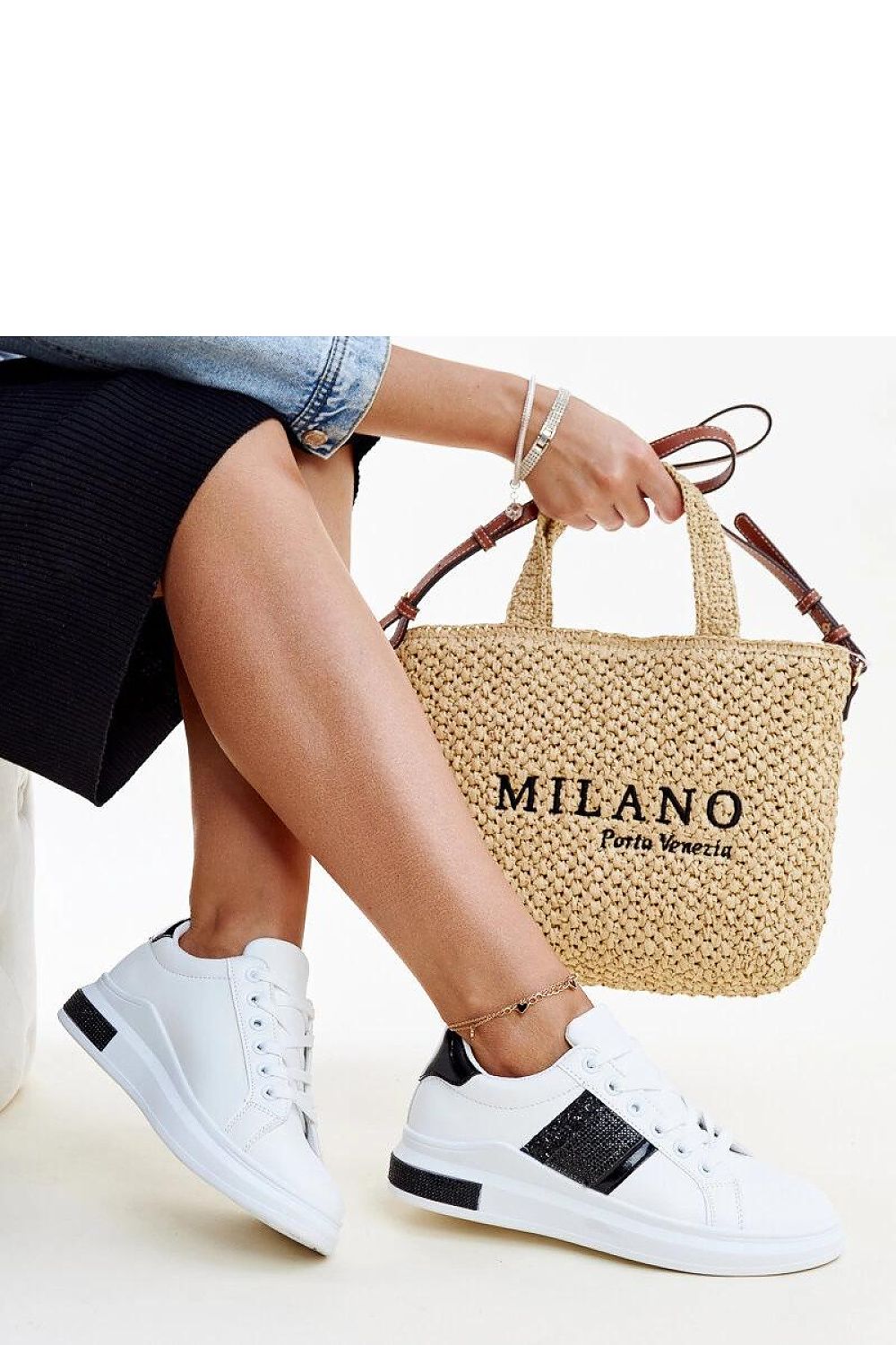 Stylish Solea Giulia Sneakers, crafted from high-quality eco leather, perfect for versatile outfit combinations, exuding a luxurious sporty flair.