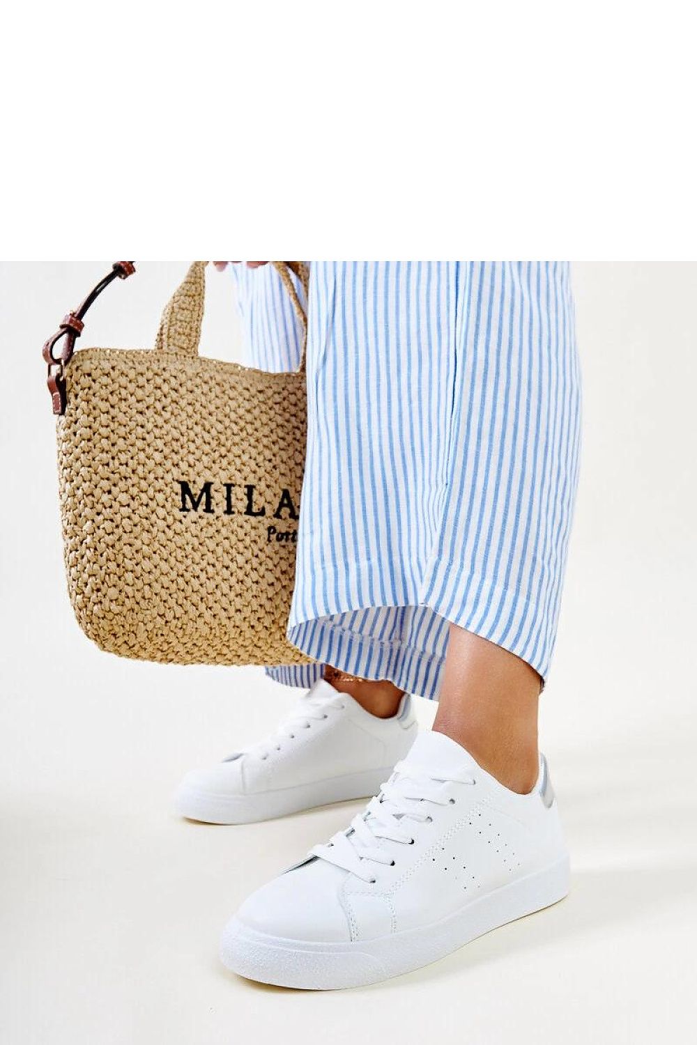 Elegant Solea Akila Black and White Sneakers for Women, tailored with high-quality rubber soles and a fashionable rounded toe.