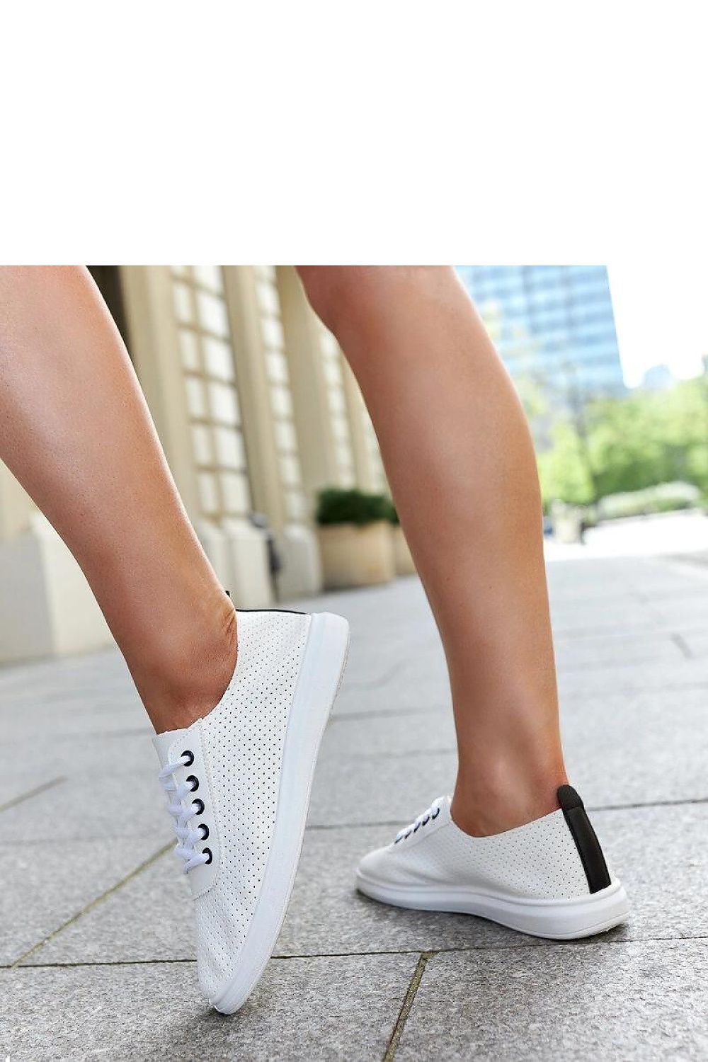 Solea elegant white lace-up sneakers Katinka for women, featuring a stylish design made of high-quality synthetic leather, perfect for every day and chic outfits.