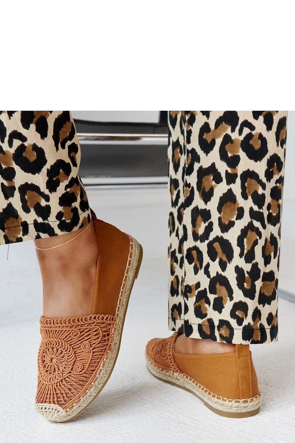 Elegant brown embroidered espadrilles by Solea, showcasing stylish comfort and durability, perfect for summer wear. Available in sizes EU 36-41 / US 5.5-10.5.