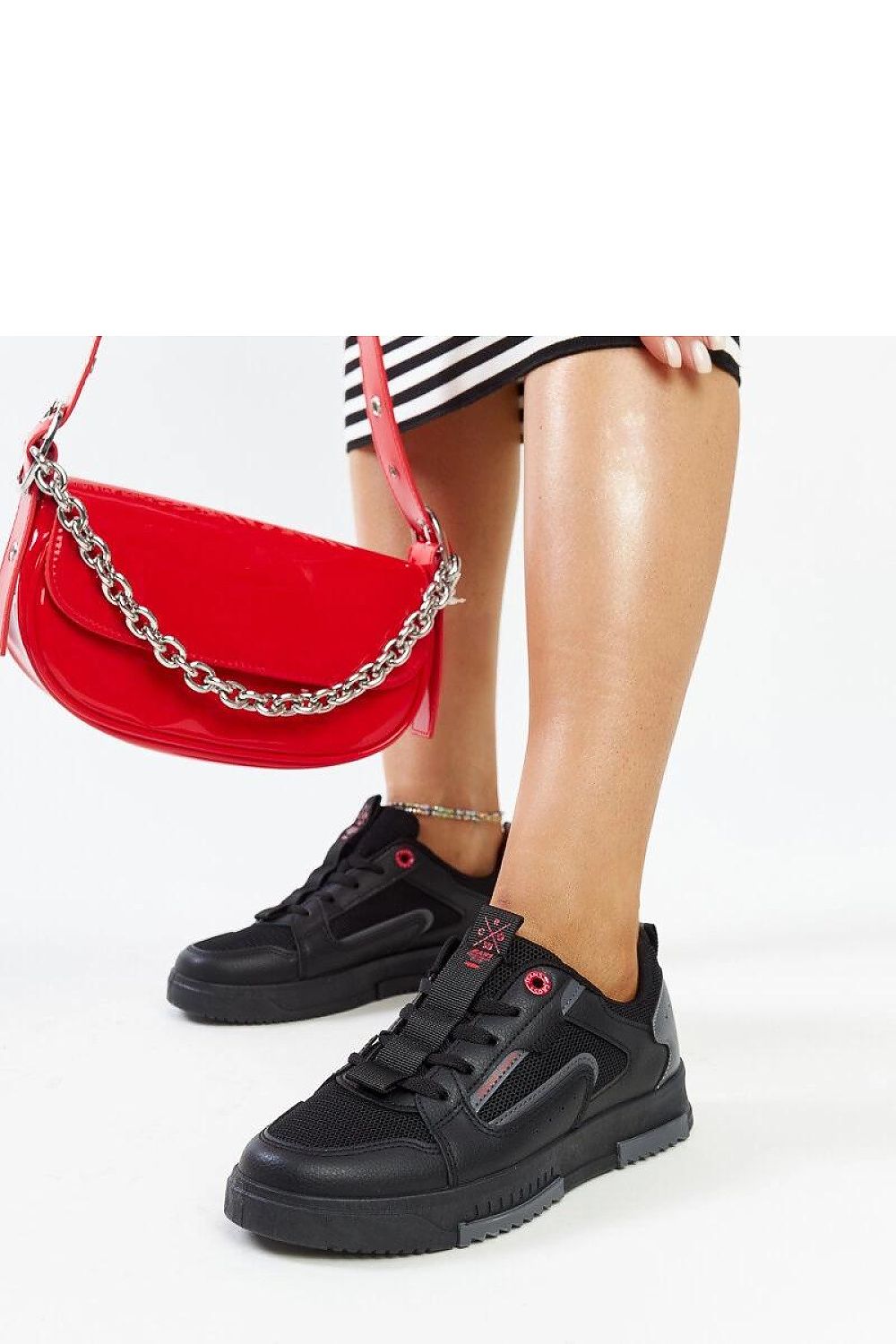 Solea Ladies' chic black and grey sneakers presented with detailed size measurements, perfect for fashionable spring and summer outings.