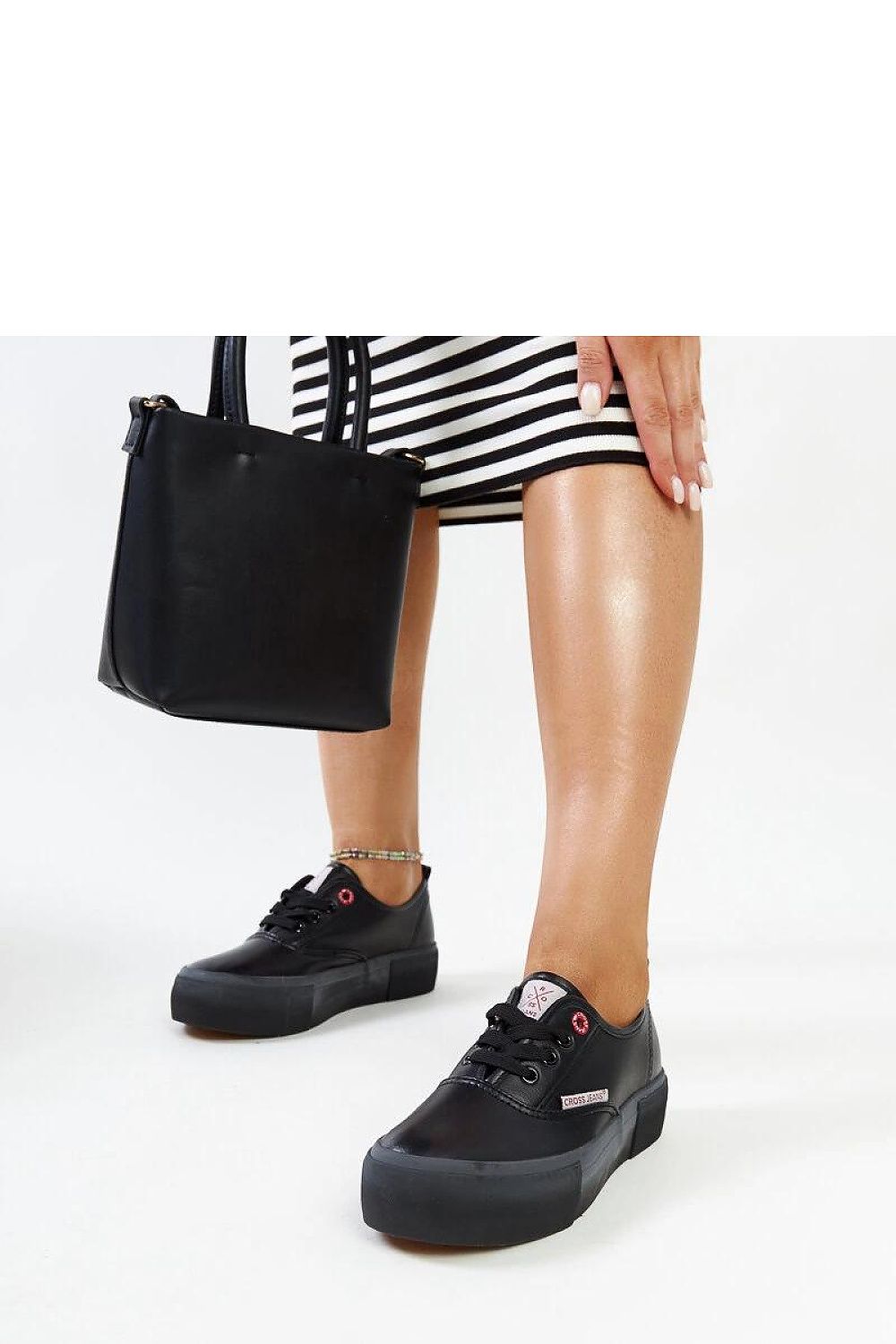 Close-up of Solea Women's Black Sneakers showcasing premium fabric material and 5 cm heel height, perfect for enhancing your chic spring summer wardrobe.