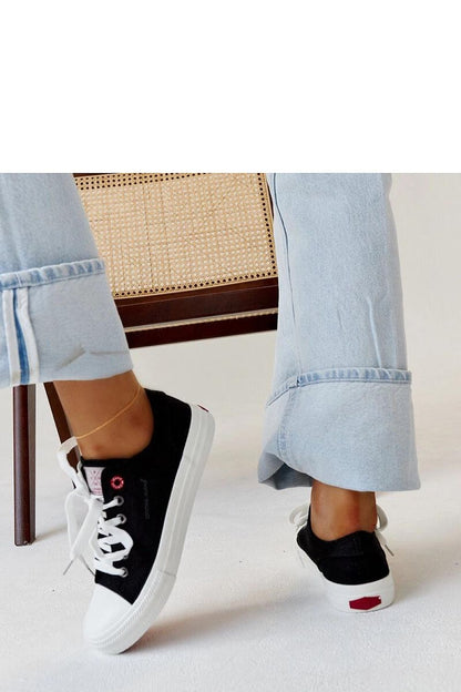 Elegant black women's lace-up sneakers by Solea, featuring a stylish rubber sole and high-quality fabric material, perfect for casual streetwear and everyday comfort, available in EU sizes 36-41.