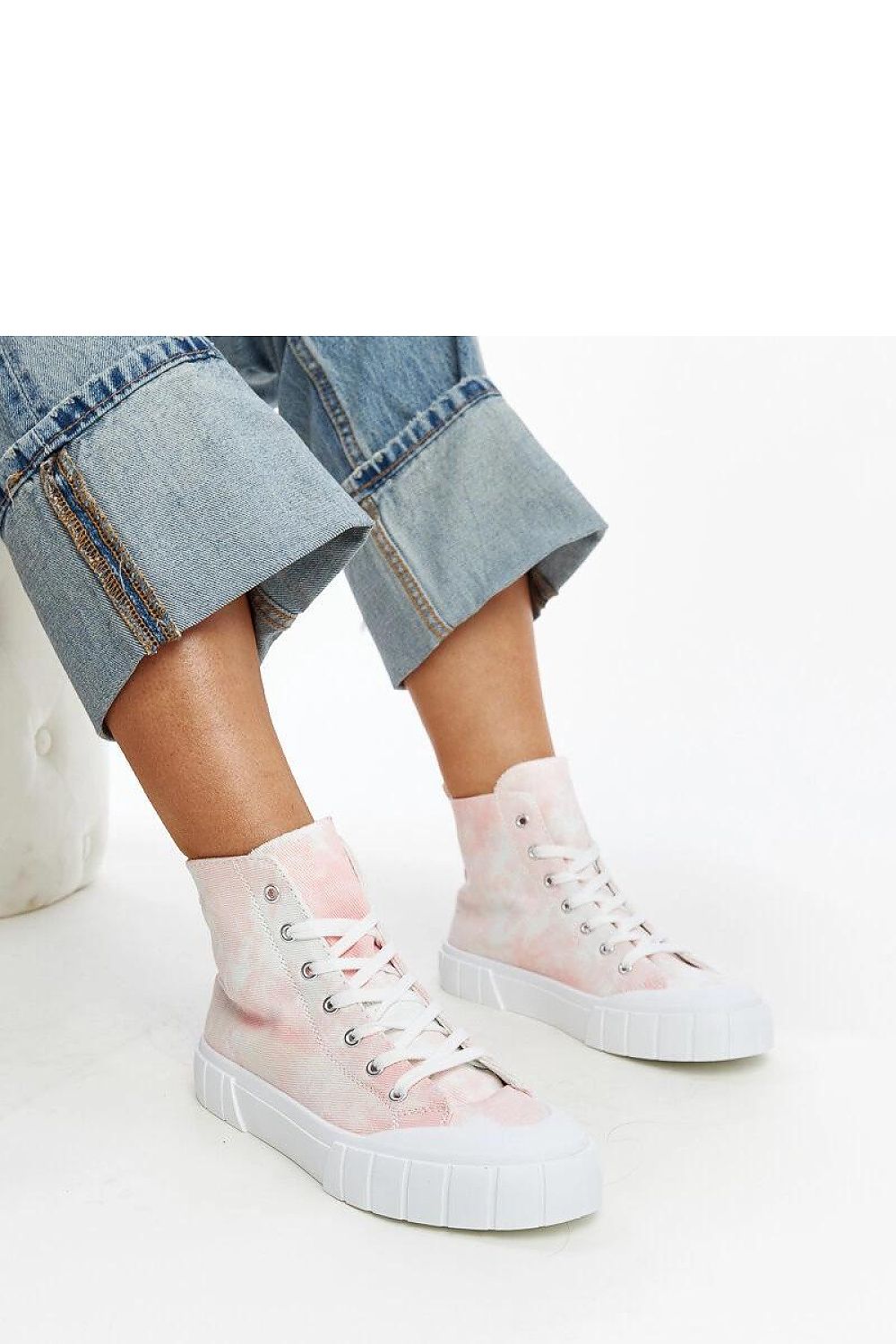 Chic Solea high-top sneakers Raissa in light green, combining comfort and style with durable materials and a unique modern design.