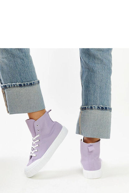 Side profile of Solea pink high-top sneakers featuring a sleek design and contemporary lacing, perfect for any urban outfit.