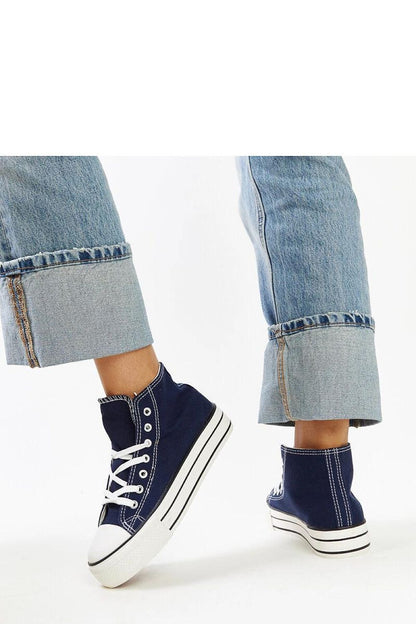 Elegant Solea high-top leopard print sneakers, perfect for urban fashion enthusiasts seeking comfort and style.