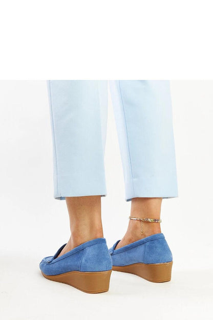 Side view of Sakena wedge loafers by Solea, featuring a brown rubber sole and a fashionable 4 cm heel.