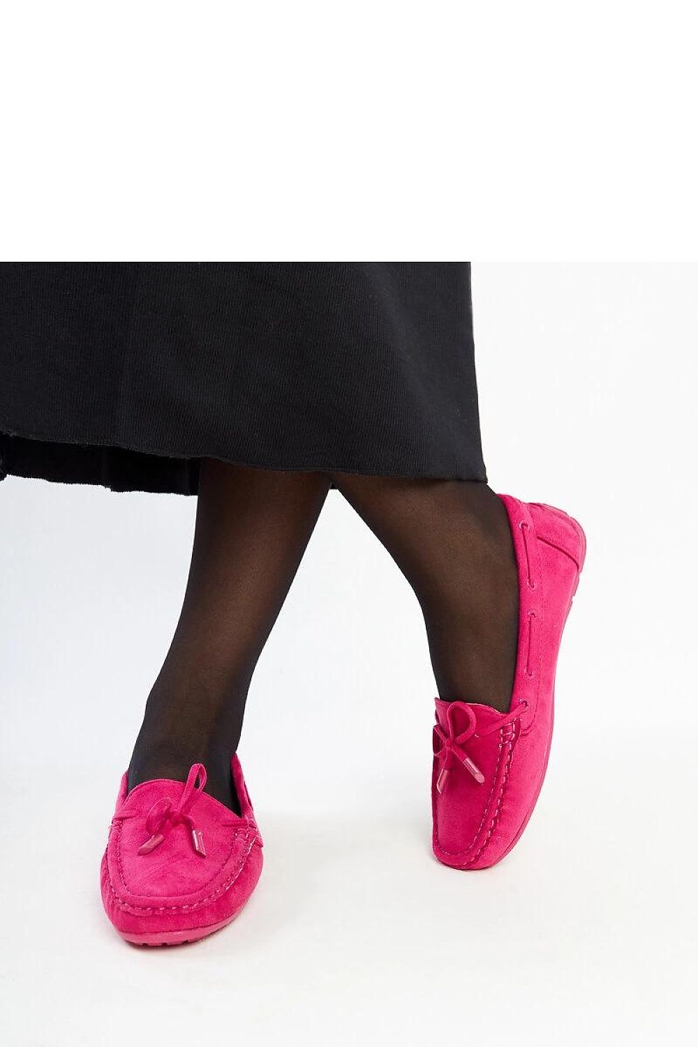 Chic and stylish dark pink moccasins featuring a delicate bow, made from eco-leather by Solea, perfect for fashion enthusiasts seeking comfort.