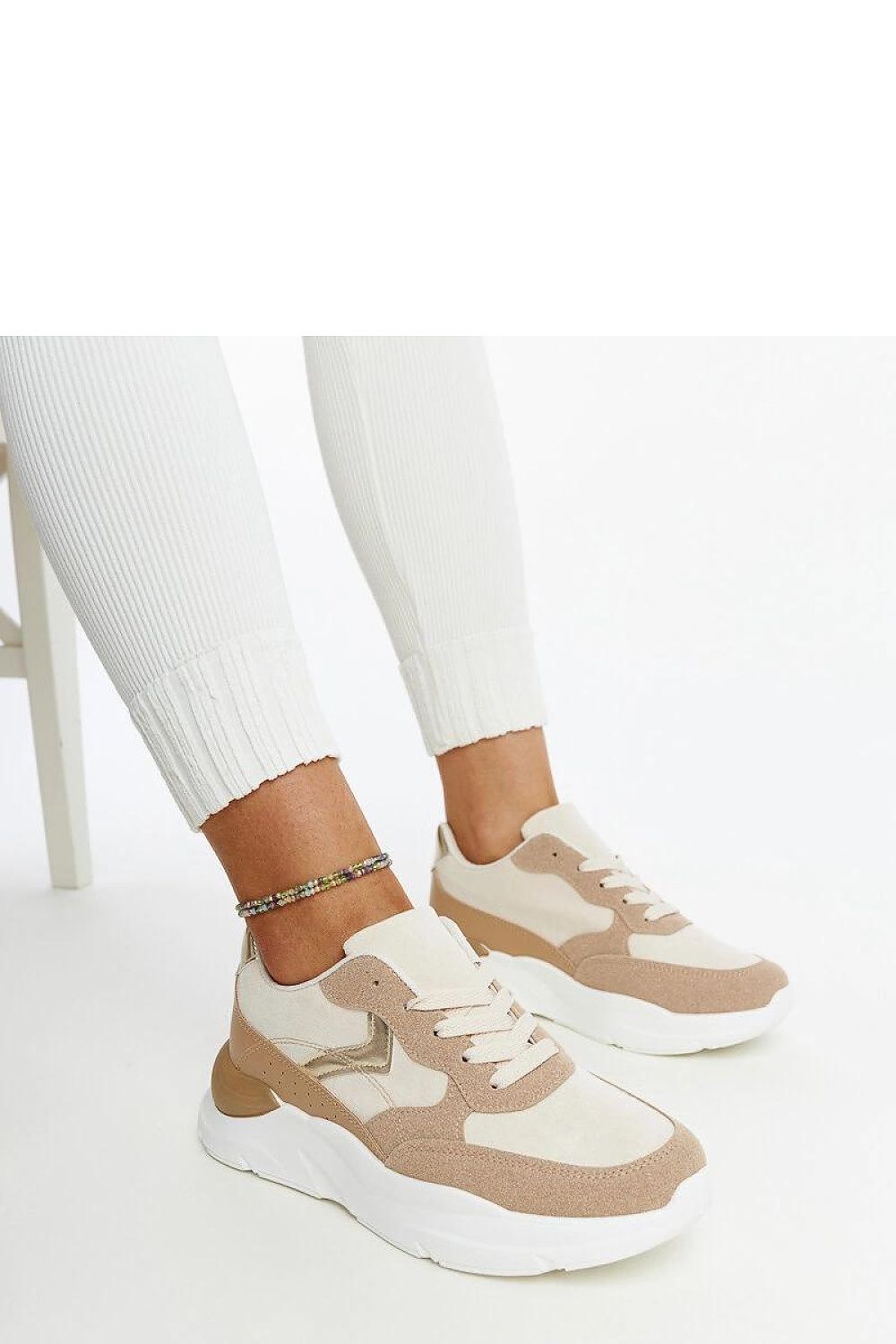 Elegant brown eco-leather platform sneakers Nereida by Solea with a comfortable rubber sole, designed for versatility and chic everyday wear.