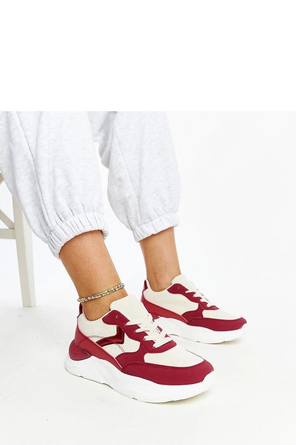 Stylish lace-up brown platform sneakers Nereida from Solea, designed for comfort and sophistication.