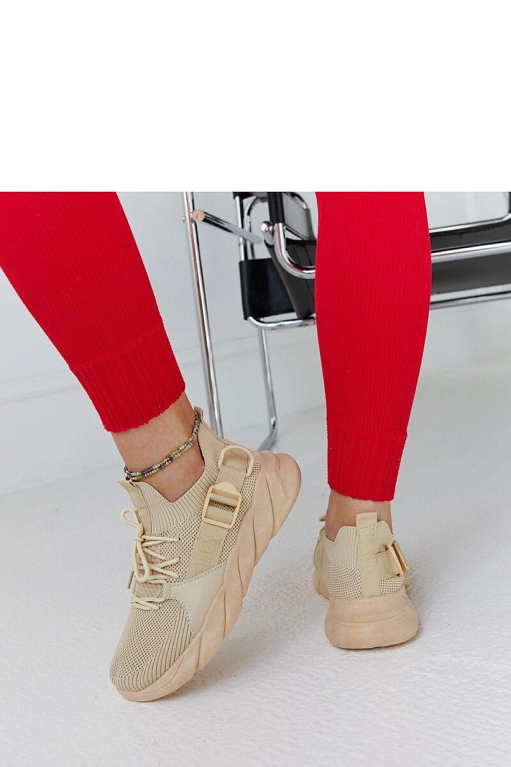 Solea lightweight Faruz sports sneakers displayed in a chic summer setting, ideal for stylish everyday wear.