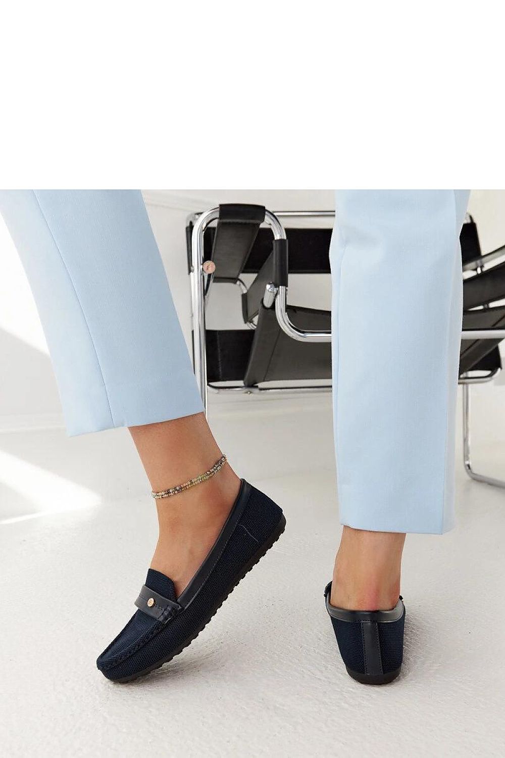 Fashionable Solea beige loafers, ideal for summer wear, with a comfortable design that combines style and practicality.