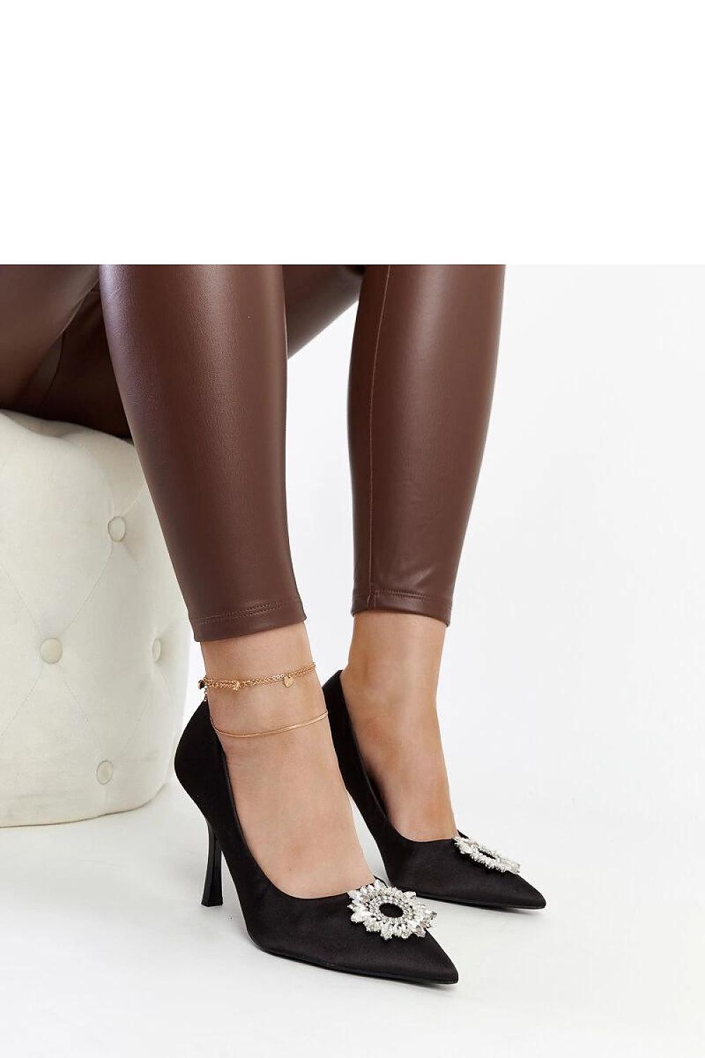 Sophisticated Susegana pointed toe green heels with luxurious zircon accents, a must-have for any elegant wardrobe.