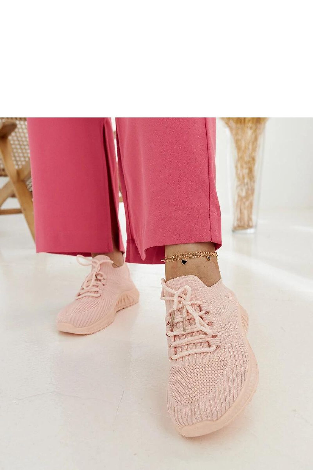 Elegant beige fabric sneakers Ornella by Solea, showcasing a lightweight design for summer, perfect for stylish casual wear.