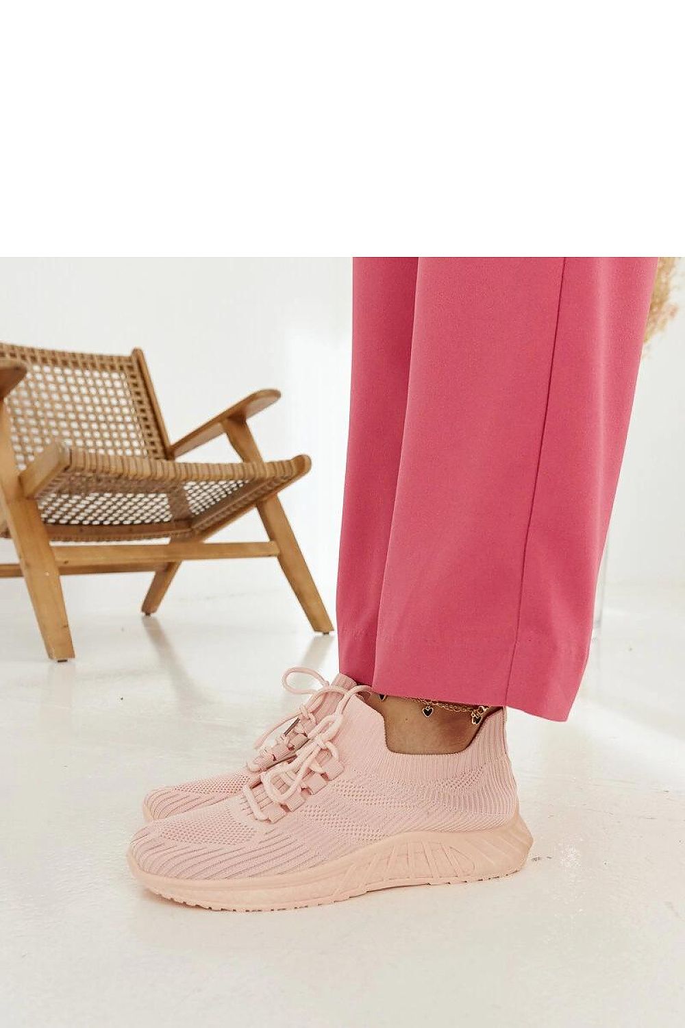 Close-up view of the high-quality fabric and rubber sole of the Ornella sneakers by Solea, exemplifying comfort and sophistication.