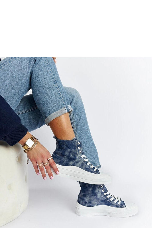 Luxury navy blue platform sneakers by Solea, featuring a comfortable fabric design and white rubber sole for enhanced stability.